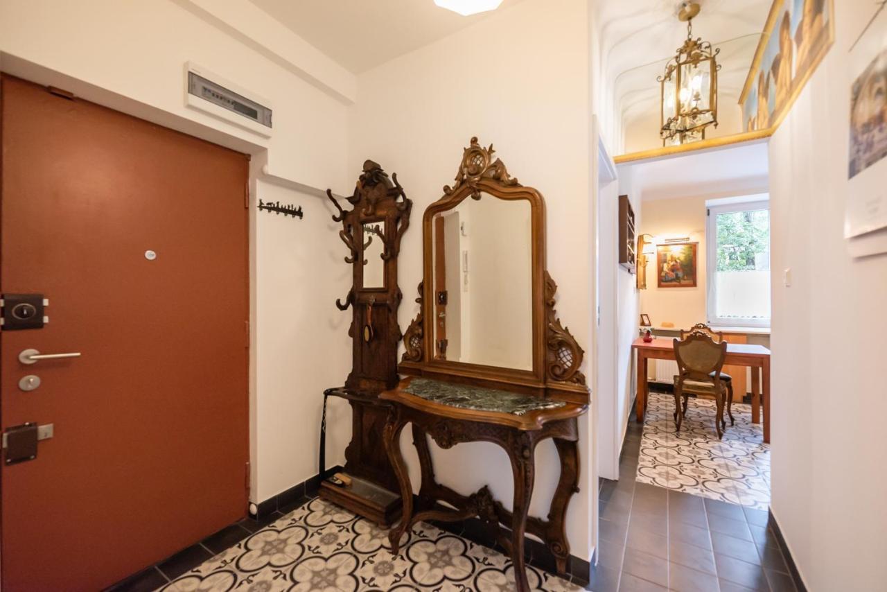 Downtown Antique Apartment Warszawa Zewnętrze zdjęcie