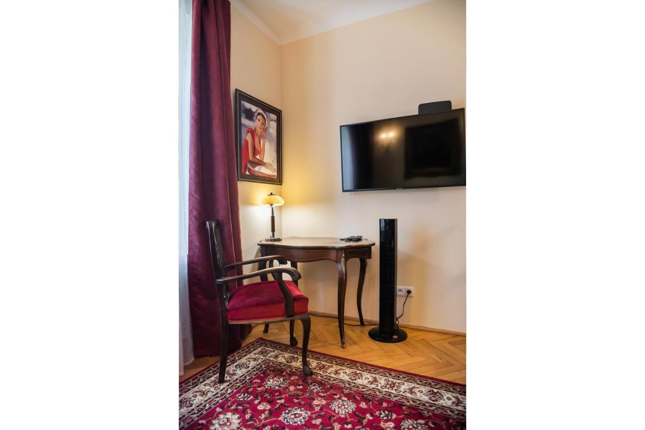Downtown Antique Apartment Warszawa Zewnętrze zdjęcie